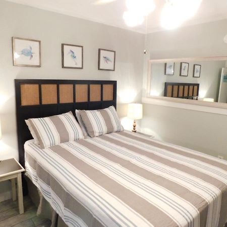 Budget Friendly Condo Perfect For A Romantic Getaway Within Walking Distance To The Beach! Gulf Shores Exterior photo