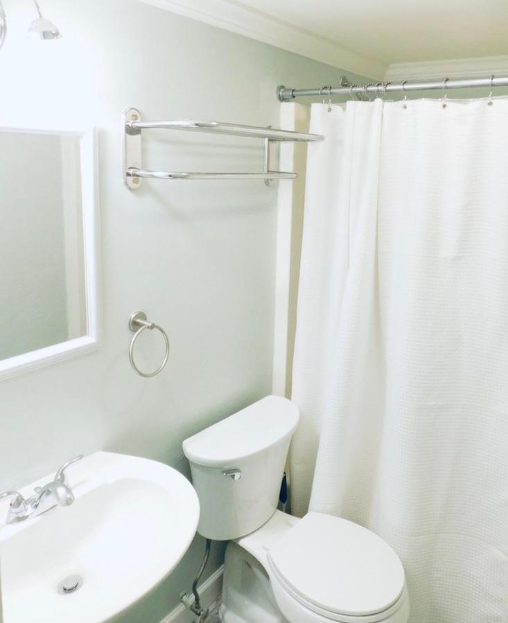 Budget Friendly Condo Perfect For A Romantic Getaway Within Walking Distance To The Beach! Gulf Shores Exterior photo