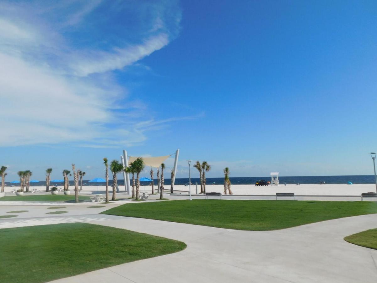 Budget Friendly Condo Perfect For A Romantic Getaway Within Walking Distance To The Beach! Gulf Shores Exterior photo