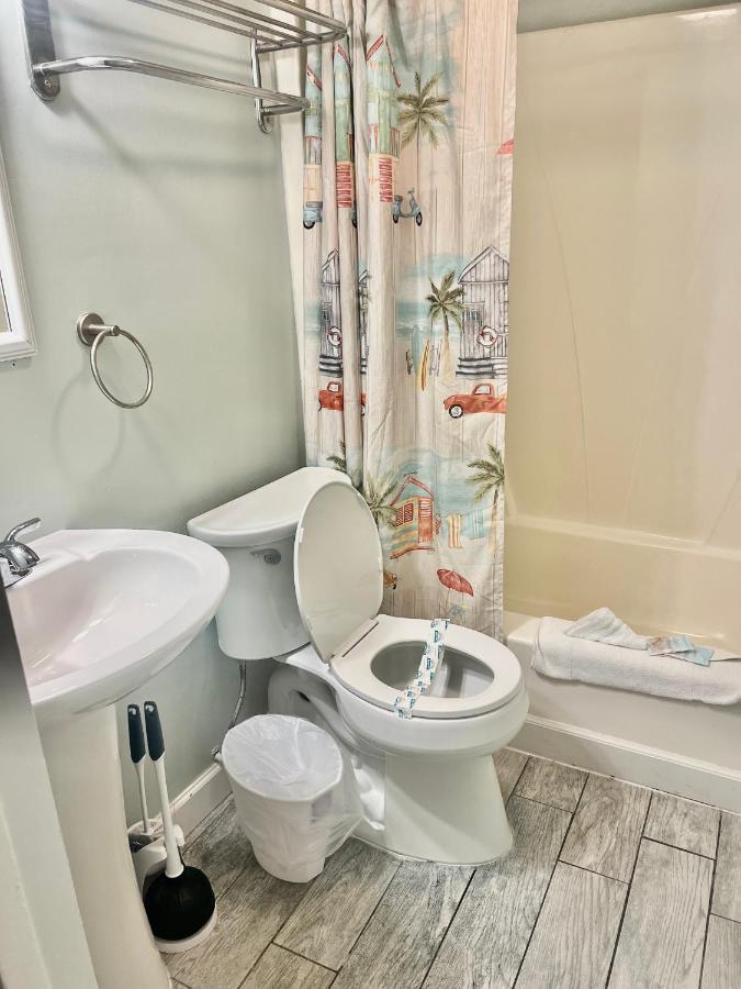Budget Friendly Condo Perfect For A Romantic Getaway Within Walking Distance To The Beach! Gulf Shores Exterior photo