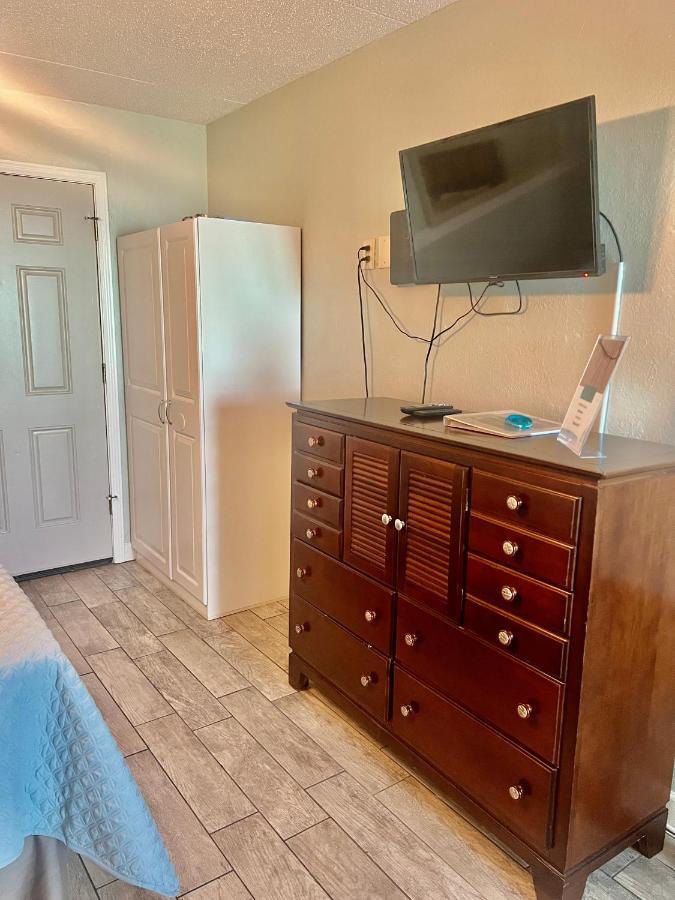 Budget Friendly Condo Perfect For A Romantic Getaway Within Walking Distance To The Beach! Gulf Shores Exterior photo